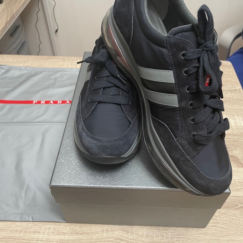 Prada Size 9 - Picture 4 of 6